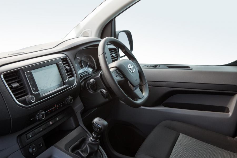 Интерьер Toyota ProAce Van 2017 года  (UK) (фото 8 из 29)